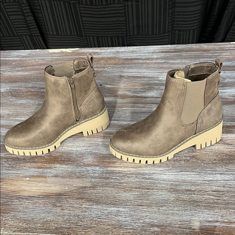 Very G Tan Ankle Booties